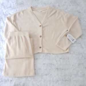 NWT. Time and Tru cream ribbed Office Button crop top/skirt set. Size L. 12-14.